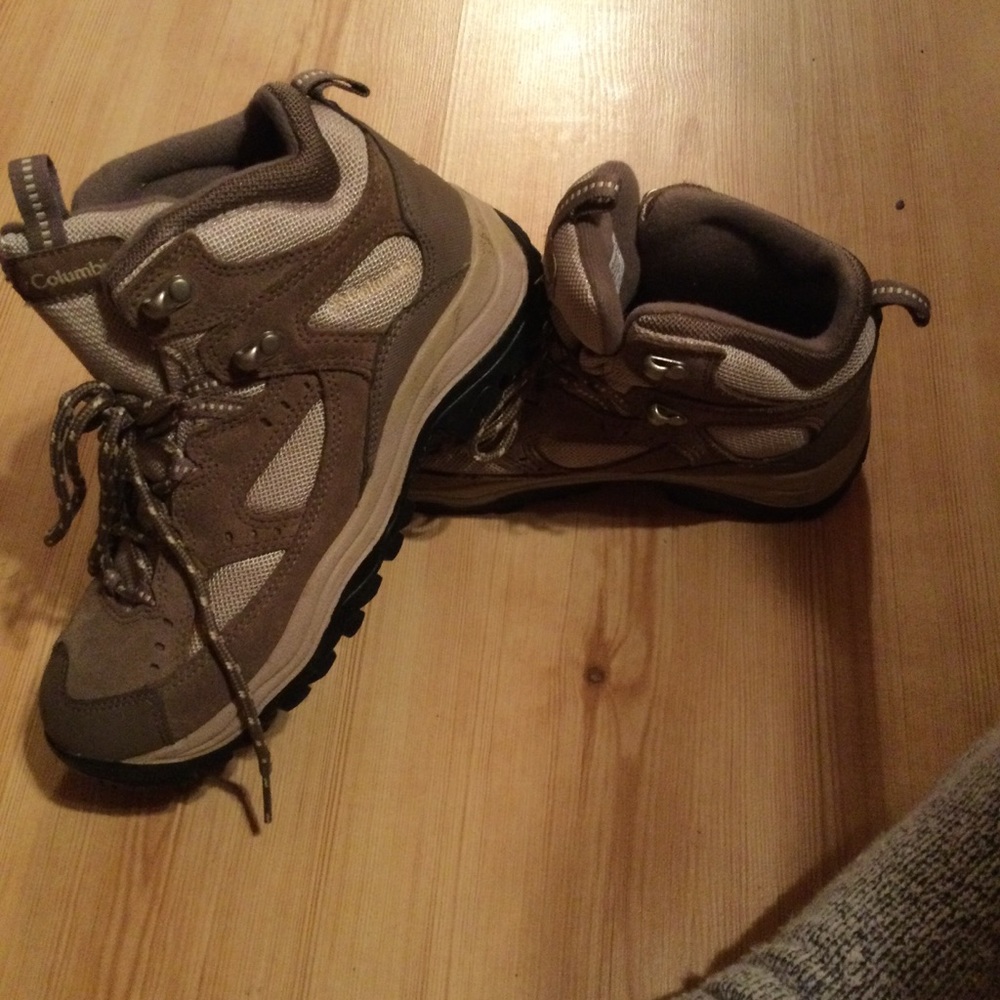 Columbia hiking boots. Size 8